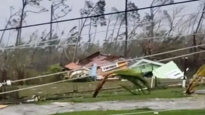 Kerusakan akibat topan Dorian di Bahama.