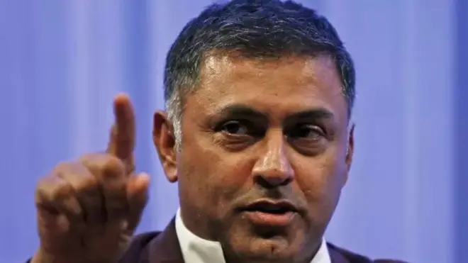 નિકેશ અરોડાનો જન્મ ઉત્તર પ્રદેશના ગાઝિયાબાદમાં થયો છે