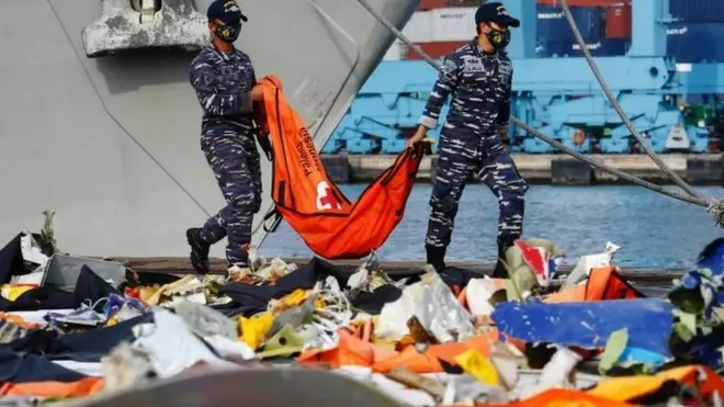 Serpihan pesawat Sriwijaya Air yang jatuh pada 9 Januari lalu yang ditemukan.