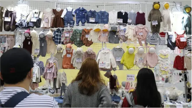 미성년자녀가 있는 여성 중 주당 36시간 미만 유급노동을 하는 비율은 남성의 약 10배나 됐다