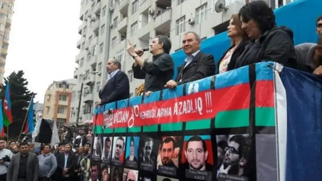 Foto. Arxiv. 2016-cı il. Milli Şura "Məhsul" stadionunda mitinq edir