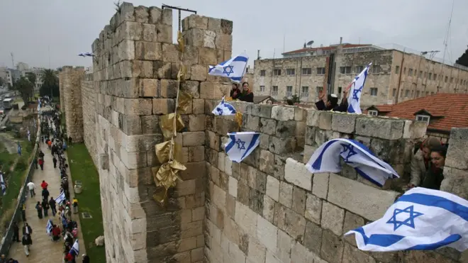 كيف تباع منازل الفلسطينيين في القدس لليهود؟