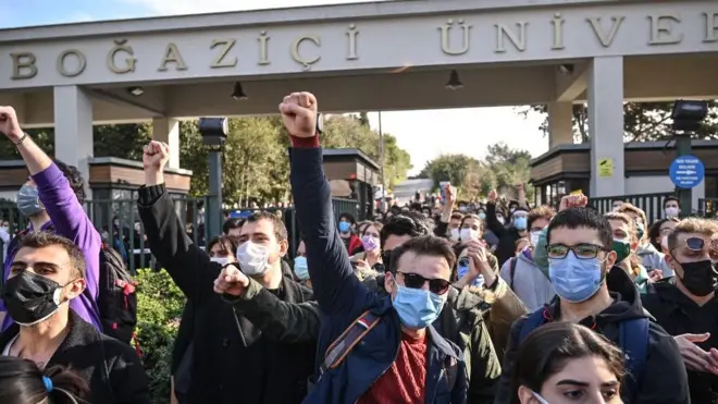 Boğaziçi Üniversitesi önünde düzenlenen gösteri