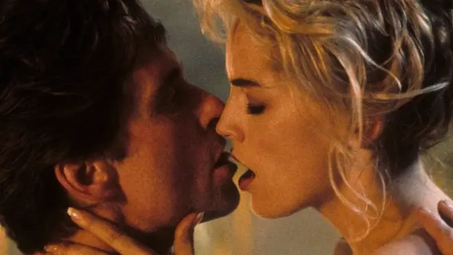 蘭導演保羅·范霍文執導的情色驚悚片《本能》（Basic Instinct, 或譯《第六感追緝令》）