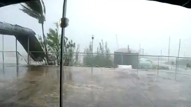 सैटेलाइट से मिली तस्वीरों से कैरीबियाई देश बहामास में तूफ़ान से आई बाढ़ और तबाही का चेहरा सामने आया है...