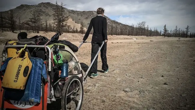 Angela Maxwell menjual seluruh hartan dan meninggalkan pekerjaan sebelum berkeliling dunia.