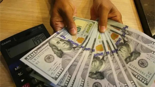 Rupiah diprediksi akan kembali melemah jika Bank Sentral AS menaikkan suku bunga mereka Desember mendatang.