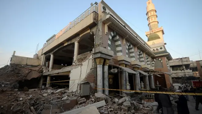 په پېښور کې د پولیسو مرکز اړوند یوه جومات کې د تېرې ورځې چاودنې له کبله د وژل شویو کسانو شمېر ۱۰۰ ته لوړ شوی.