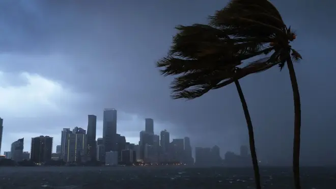 В Майами "Ирму" ожидают в воскресенье