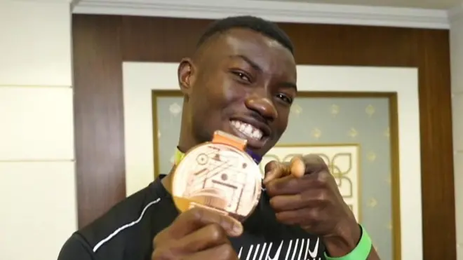 Fabrice Zango, le tout premier athlète du Burkina Faso à remporter une médaille aux championnats du monde d’athlétisme.