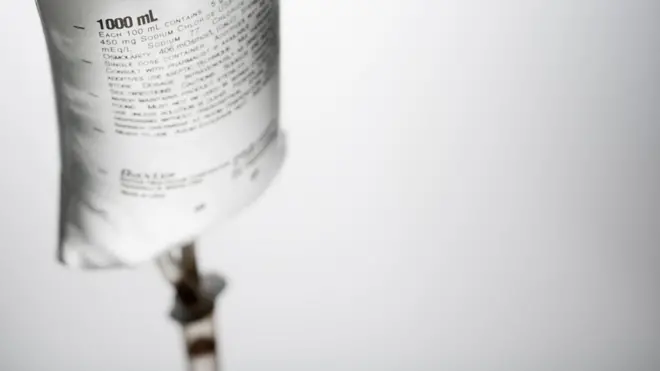 Este tipo de tratamientos intravenosos pueden tener efectos nocivos, dicen algunos expertos.