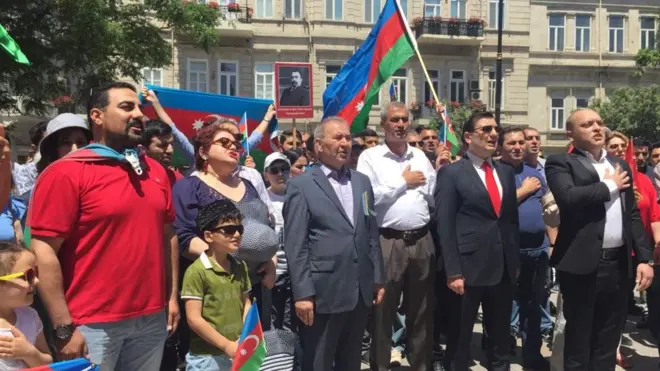 Cümhuriyyətin 100 illiyi münasibətiylə İstiqlal abidəsi önünə yürüş