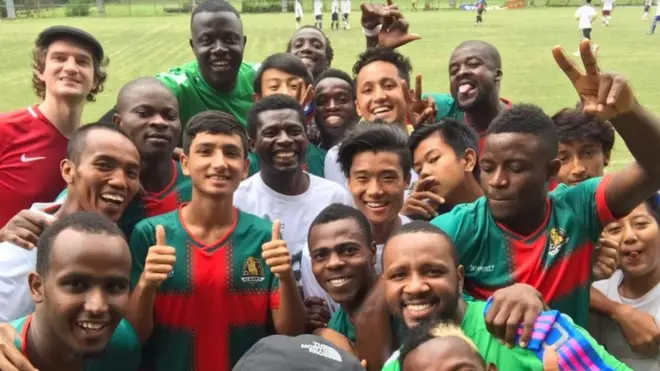 ፀለምቲ ጥራሕ ዝሓቖፈት ጋንታ ኩዕሶ እግሪ 'ኦል ብላክ' ንነበርቲ ሆንግ ኮንግን ካልኦት ዓሌታትን ክትቕበል ትደሊ