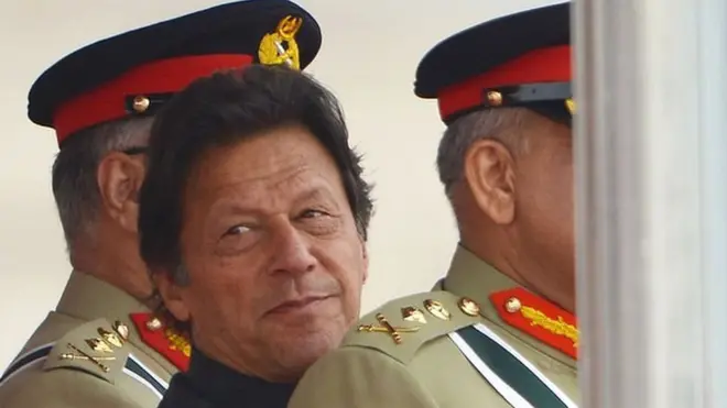 عمران خان، پاکستان، فوج