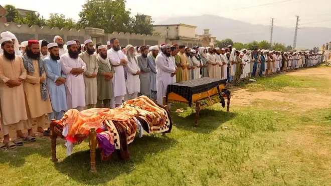 باجوړ کې د تېرې یکشنبې ورځې چاودنې تازه معلومات ښيي، چې دا یو ځانمرګی برید و.