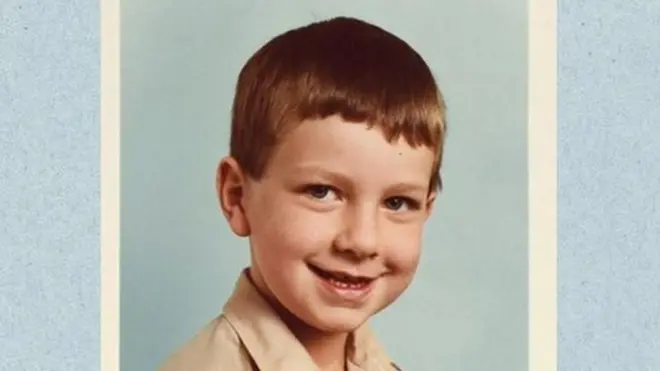 La madre de Matt le dio la noticia cuando él tenía 12 años.