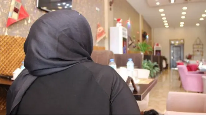 Perempuan dari komunitas Syiah Turkmenistan yang namanya tidak disebutkan itu menceritakan kembali kebrutalan kelompok ISIS yang menguasai wilayahnya.