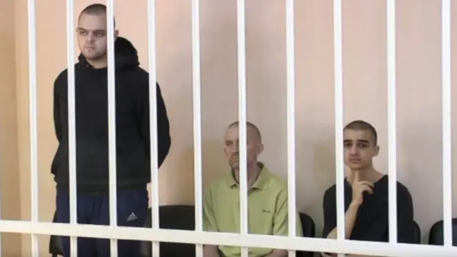 Эйден Эслин (слева) Шон Пиннер (в центре) и Сааудун Брахим