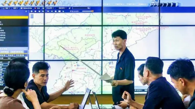 북한이 태풍 '힌남노'에 대한 주민들의 철저한 대비를 당부했다