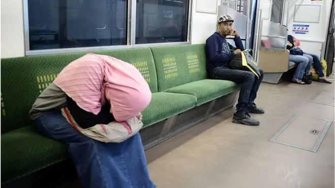 Merujuk berbagai survei dan kajian akademis, angkutan umum terus-menerus menjadi tempat yang berbahaya bagi penumpang perempuan.