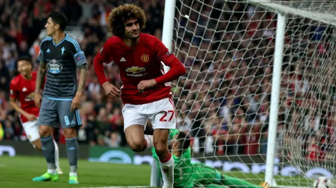 هدف مروان فلايني ضمن التأهل لفريقه مانشستر يونايتد