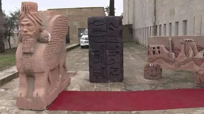 لأول مرة وبعد اجتياح تنظيم الدولة الإسلامية لمدينة الموصل العراقي عام 2014، أعيد افتتاح متحف الموصل. وتعرض في المتحف أعمال لـ29 فنانا حول الفن المعاصر.