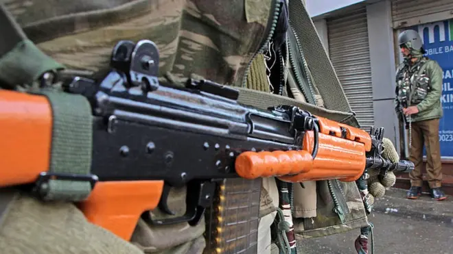 कश्मीर, 35-ए, अनुच्छेद 35-ए, सेना की तैनाती, अलगाववादी नेता