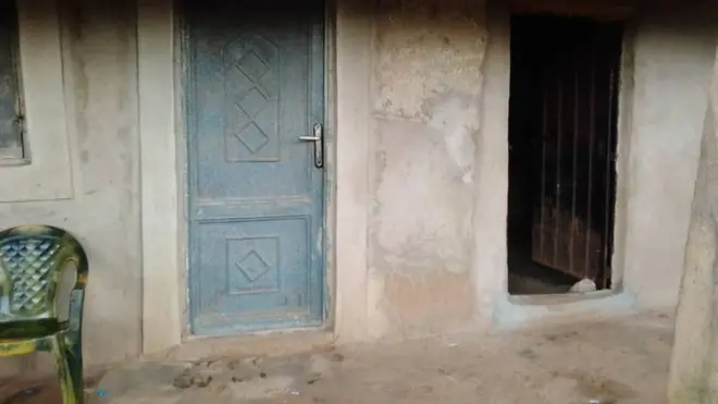 Di family of 21 bin dey go market wen dem come under attack