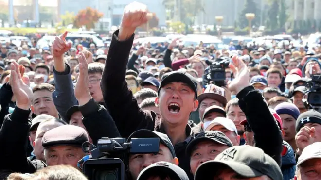 Protesters in Bishkek call for the impeachment of Kyrgyzstan's President Sooronbay Jeenbekov