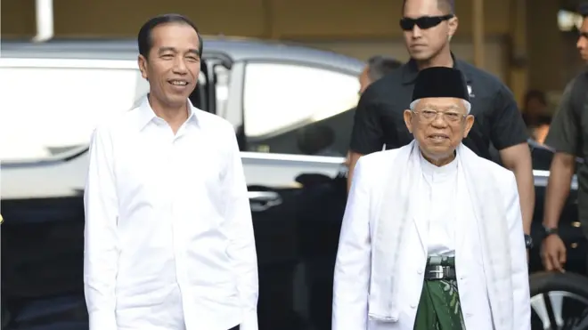 KPU menetapkan Jokowi Widodo dan Ma'ruf Amin sebagai presiden-wakil presiden periode 2019-2014.