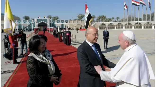 البابا فرنسيس يغادر العراق