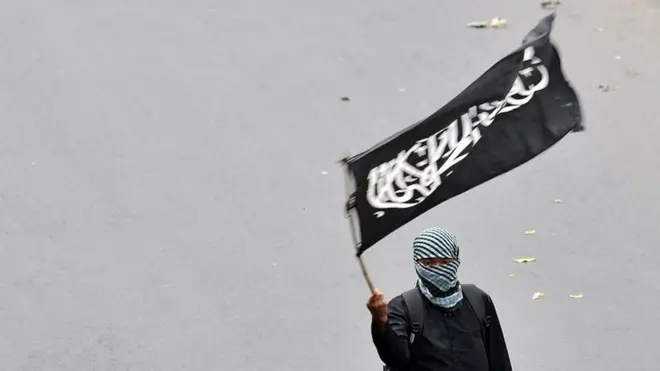 Pengamat menilai pembubaran ini justru akan berdampak pada menguatnya radikalisme di kalangan pendukung HTI.