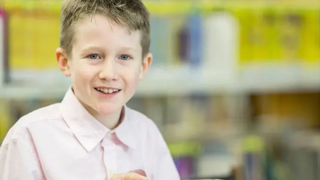 Задоволений хлопчик