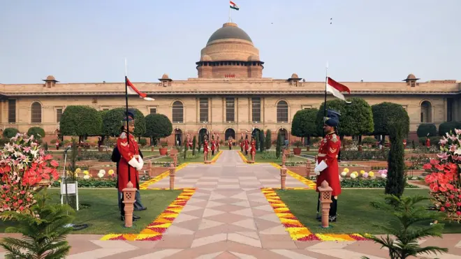 راشٹر پتی بھون نامی یہ عمارت ہندوستان کے صدر جمہوریہ کی رہائش گاہ ہے اور یہ دہلی میں واقع ہے