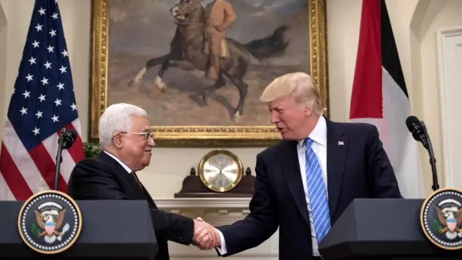 خیال رہے کہ محمود عباس کے ساتھ ڈونلڈ ٹرمپ کی یہ پہلی ملاقات ہے۔