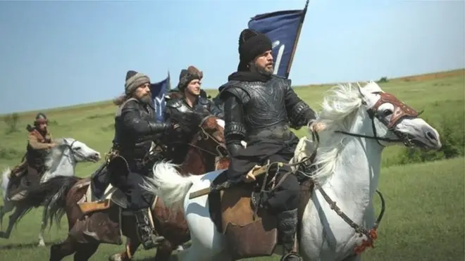 ’لوگوں کے لیے اس ڈرامے میں ایک نیا پن ہے۔ ایک ہیرو اور اسلامی سوچ والی کہانی ہے۔ یہ ڈرامہ سوچنے پر مجبور کر رہا ہے کہ کیسے اپنے ڈرامے کو بہتر بنایا جائے‘