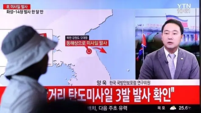 Түндүк Корея ишемби күнү өзүнүн чыгыш жээктеринде үч ракетасын сыноодон өткөрдү.