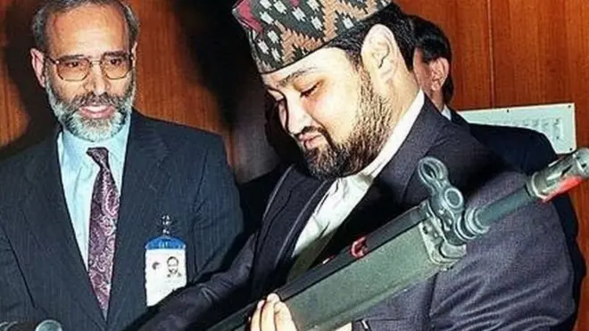 తుపాకీ చూస్తున్న దీపేంద్ర