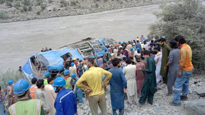 巴基斯坦開伯爾—普赫圖赫瓦省中國水壩工程人員班車遇襲現場（14/7/2021）