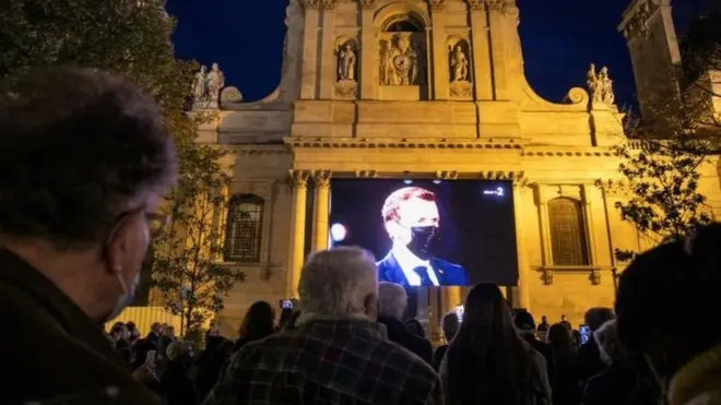 Peringatan untuk Samuel Paty, guru yang disebut Presiden Macron "pahlawan".