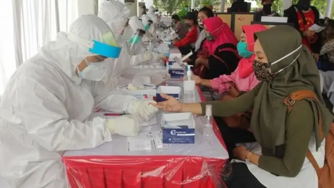 Setidaknya 54 pekerja media di Radio Republik Indonesia di Surabaya dinyatakan positif terpapar virus corona.