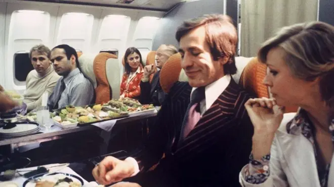 Їжа в літаку завжди несмачна