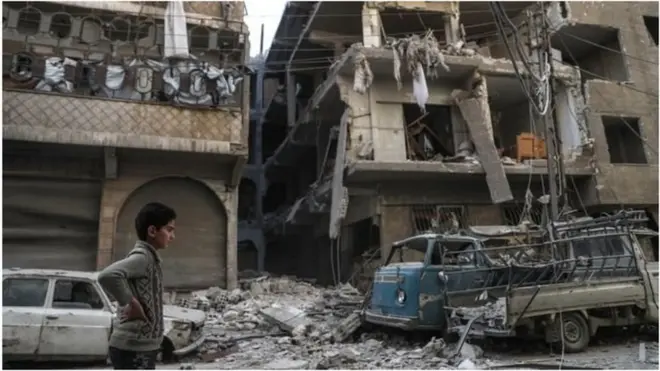 За даними активістів, внаслідок авіаударів загинули десятки цивільних, серед яких є і діти