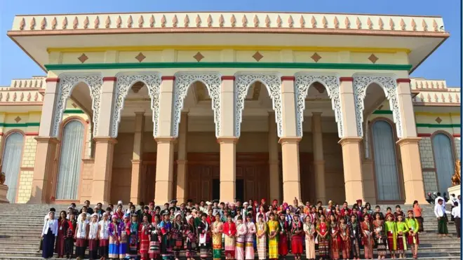 ဖွဲ့စည်းပုံပြင်ရေး ဆွေးနွေးမှု မှတ်မှတ်သားသား စကားများ