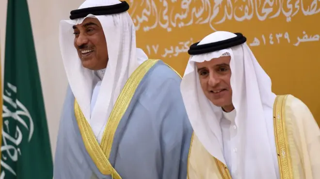 Səudiyyə Ərəbistanının xarici işlər naziri Adel əl-Cubeyr (sağda) səudiyyəlilərə heç bir ölkədən Livana səyahət etməməyə çağırıb.