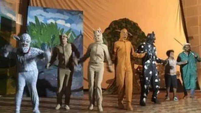 Tiyaatira Bukuruu daawwattootatti argasiisaaf dhiyaate