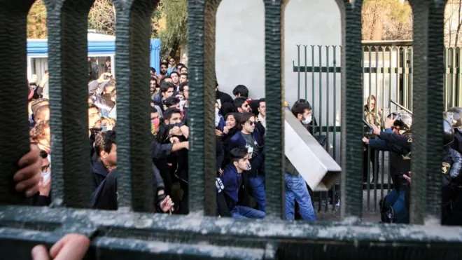 Protestos na Universidadecomo ser lucrativo nas apostas esportivasTeerã