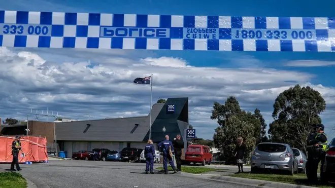Seorang remaja radikal menyerang dua petugas polisi di Melbourne sebelum kemudian ditembak mati pada tahun 2014.