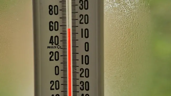 溫度有明確的劃分，但是難以可視化溫度的變化。