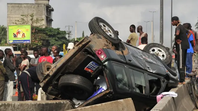 Dis na as President A|kufo Addo talk for im State of di Union say e go do more for road construction